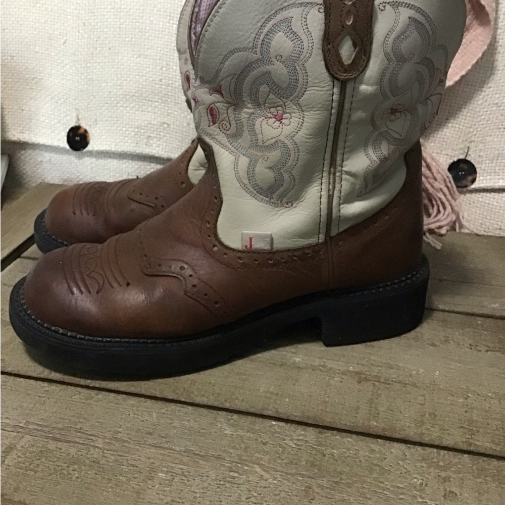 ARIAT Justin women’s Heritage Tess Western Boots.EUC - Picture 2 of 6